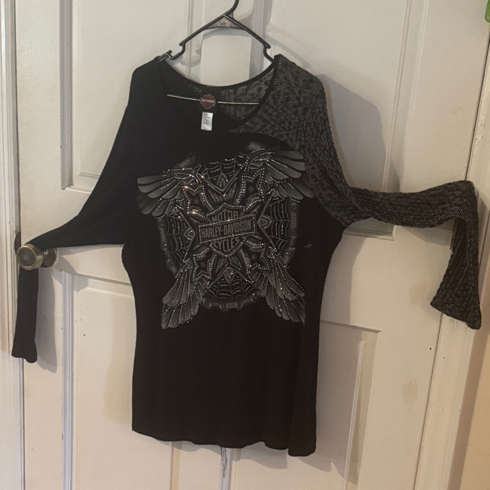 Harley-Davidson Black and Silver Winged Graphic Long Sleeve knit lightweight swe